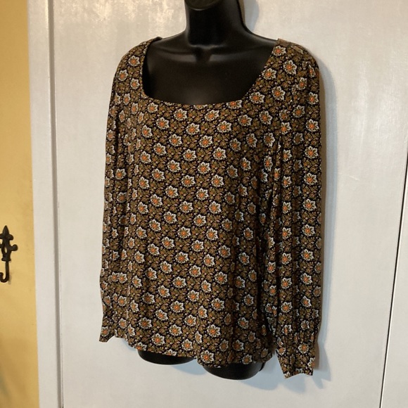 NWT LOFT Women’s Graphic Floral Print Square Neckline Blouses 2-Pack Bundle - Picture 7 of 10